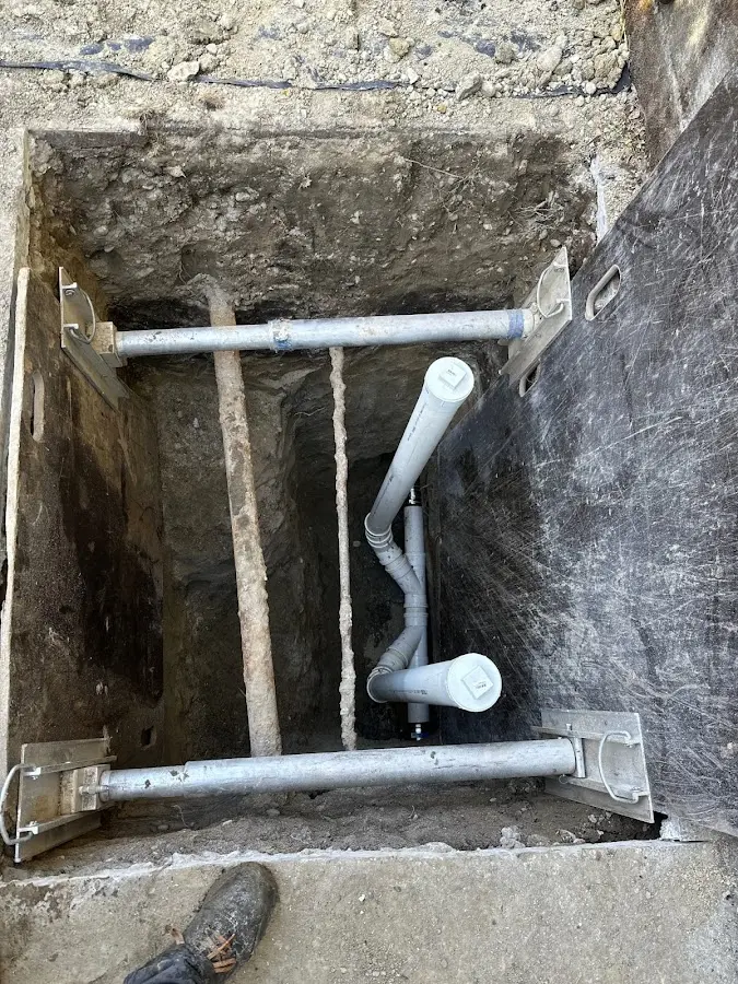 Experienced plumber completing Gas Line Repair work in Ellwood City